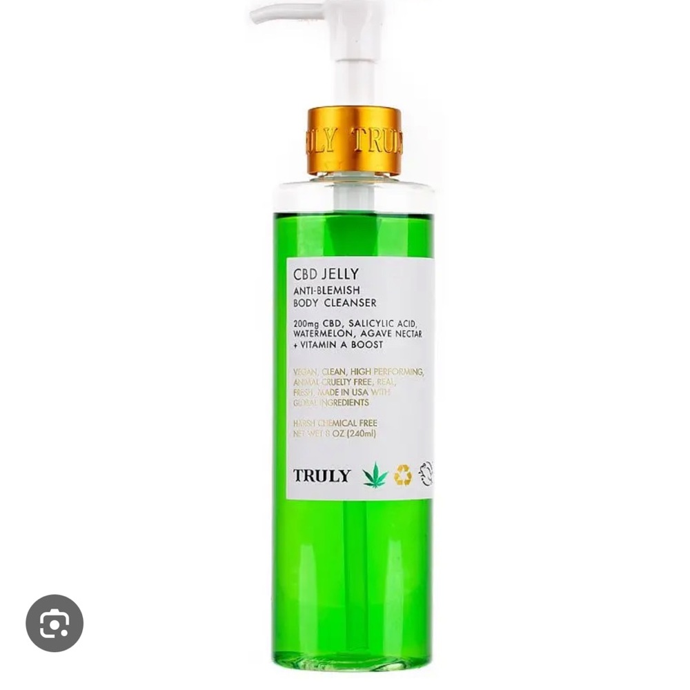 Clears & Soothes | Jelly Anti-Blemish Body Cleanser by Truly – 8 fl oz - Picture 2 of 4